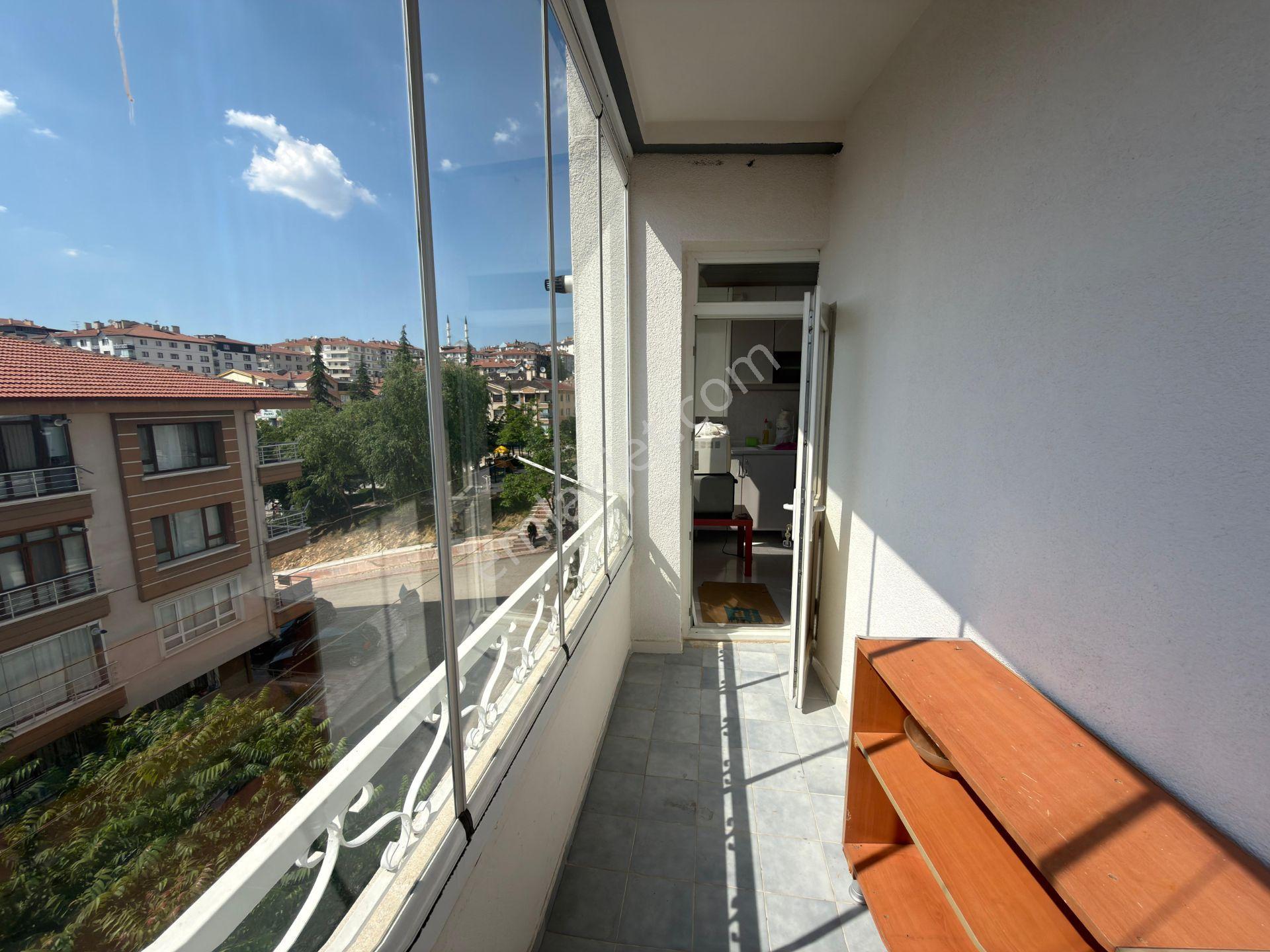Turyap'tan Çaldıran Mah 507 Sokak 3+1 1. Kat Kiralık - Görsel 11
