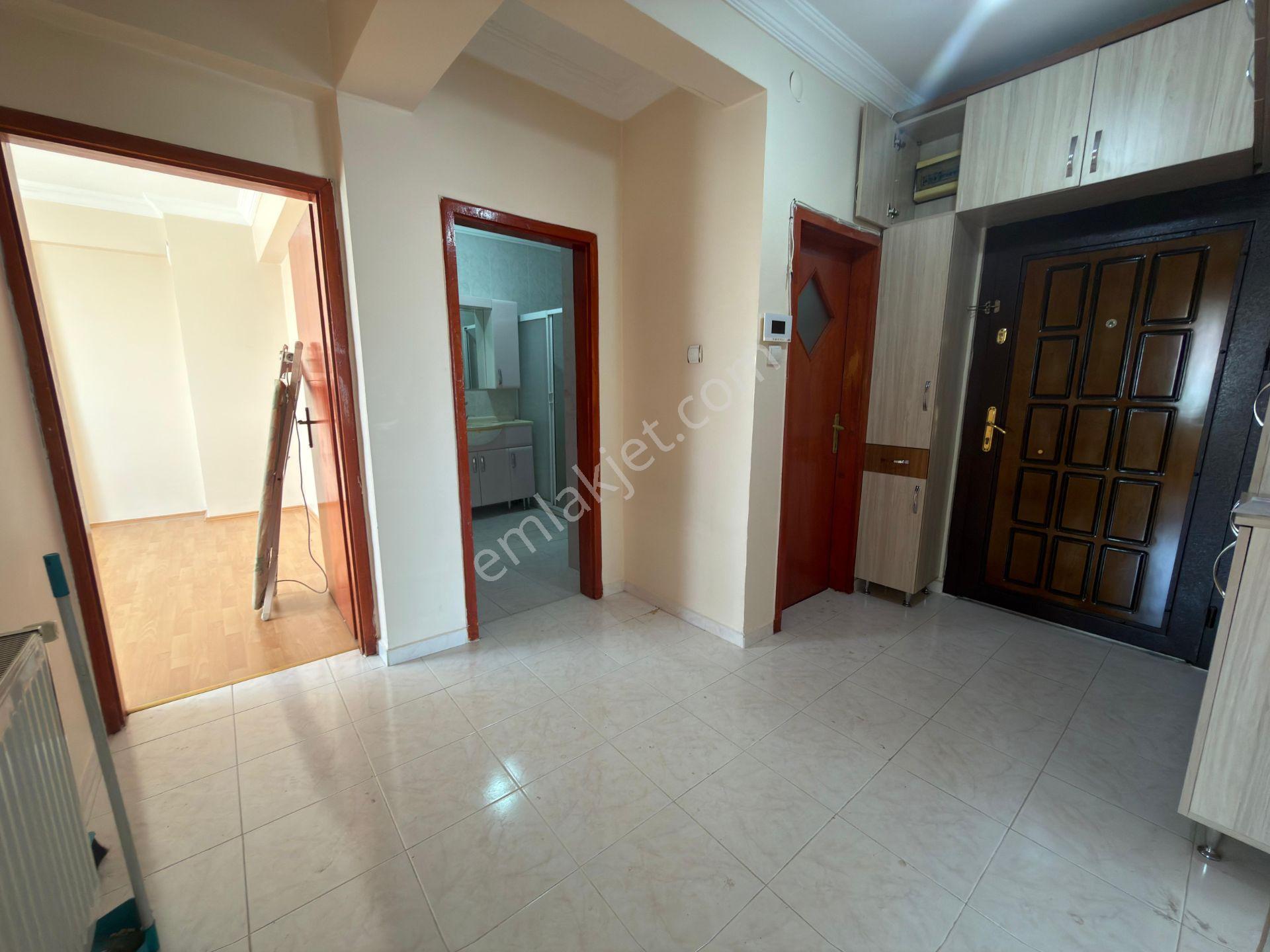 Turyap'tan Çaldıran Mah 507 Sokak 3+1 1. Kat Kiralık - Görsel 15