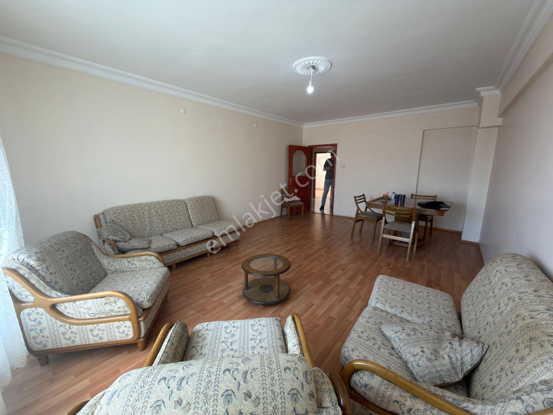 Turyap'tan Çaldıran Mah 507 Sokak 3+1 1. Kat Kiralık - Görsel 5
