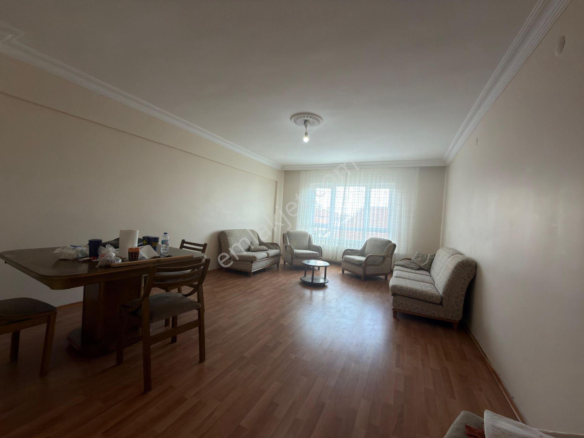 Turyap'tan Çaldıran Mah 507 Sokak 3+1 1. Kat Kiralık - Görsel 2