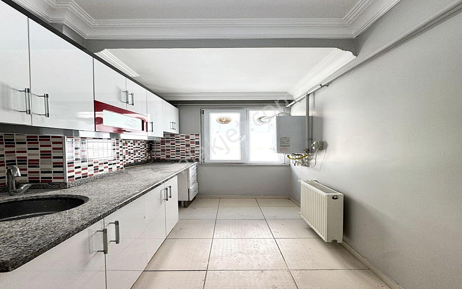 Metrobüse 4 Dk Yürüme Mesafesinde Çift Girişli Krediye Uygun 3+2 Teraslı Dublex Daire!!! - Görsel 8