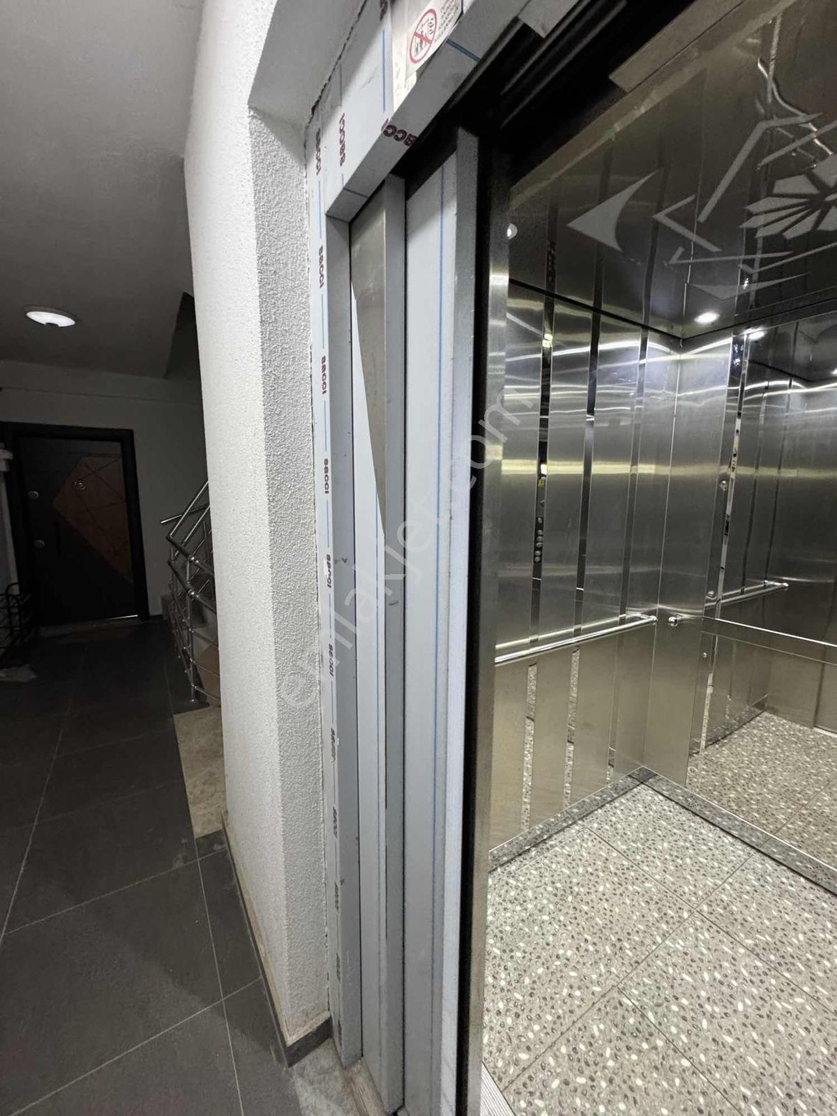 Bayır Merkezde Asansörlü, Ara Kat, Ferah 2+1 Kiralık Daire - Görsel 3
