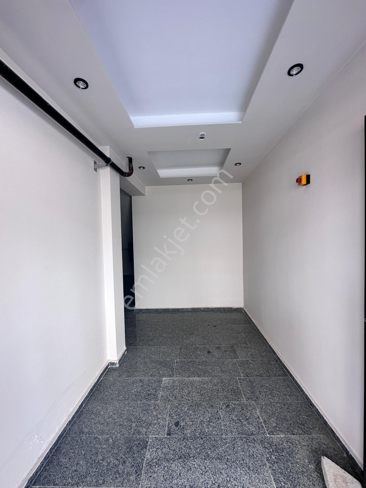 Rw Budur'dan Geniş Oturama Sahip 1+1 Kiralık Daire - Görsel 16
