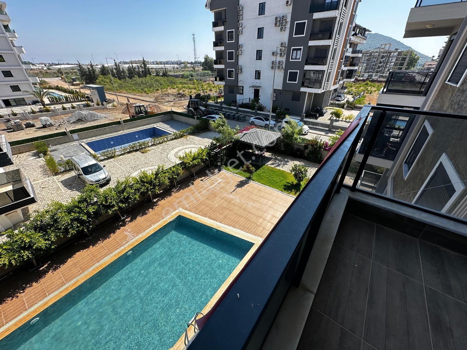Daşyapı Landmark Sitesi'nde Havuz Cepheli Full Eşyalı 1+1 - Görsel 12