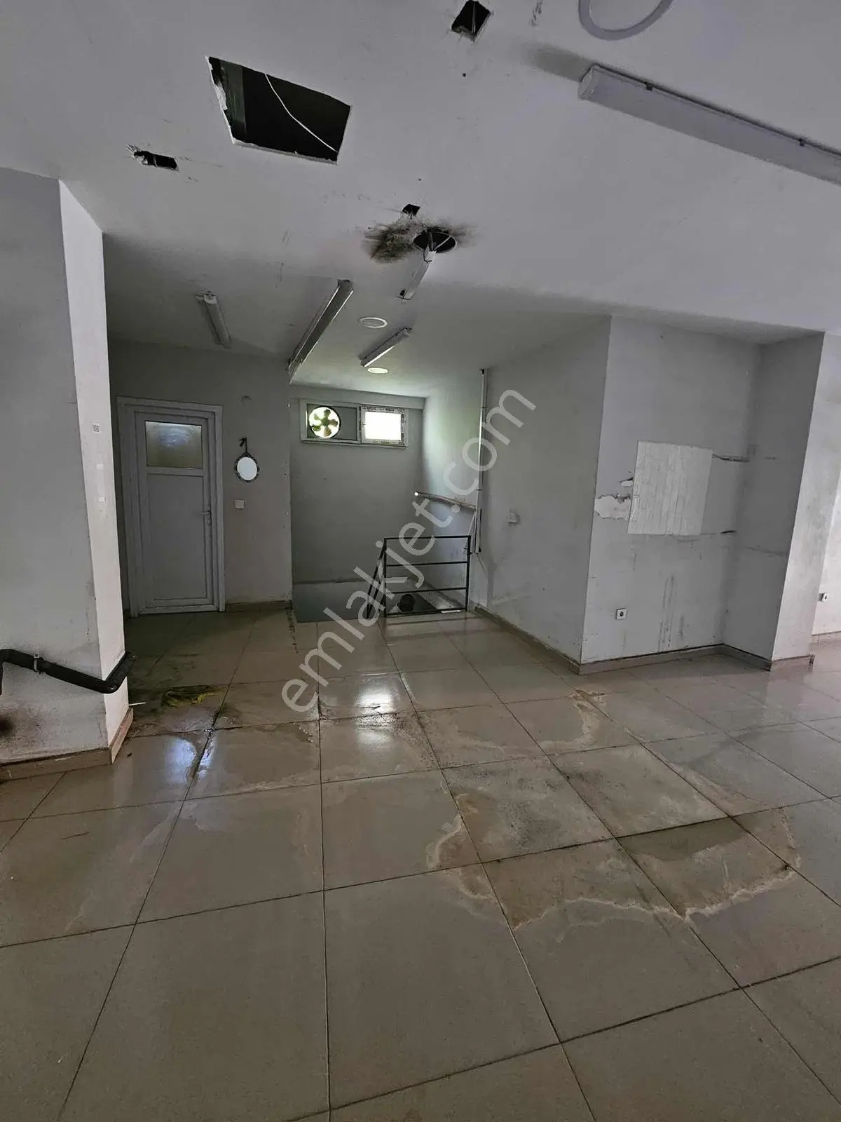 Beylikdüzü Yakupluda Kiralık Depolu Dükkan - Görsel 2