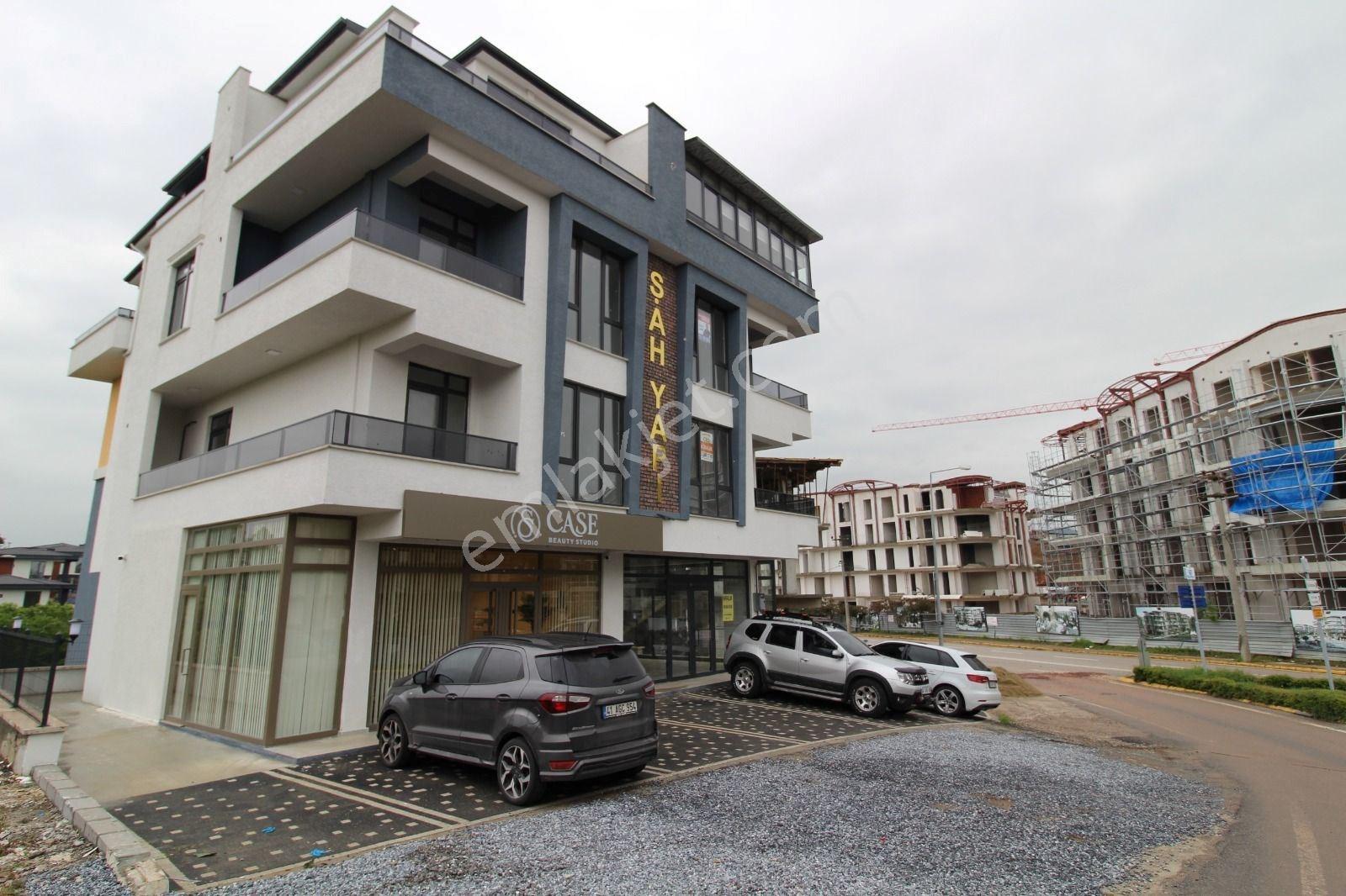 Kocaeli Başiskele Ulus Caddesi Üzerinde Arakat Kiralık Daire - Görsel 32