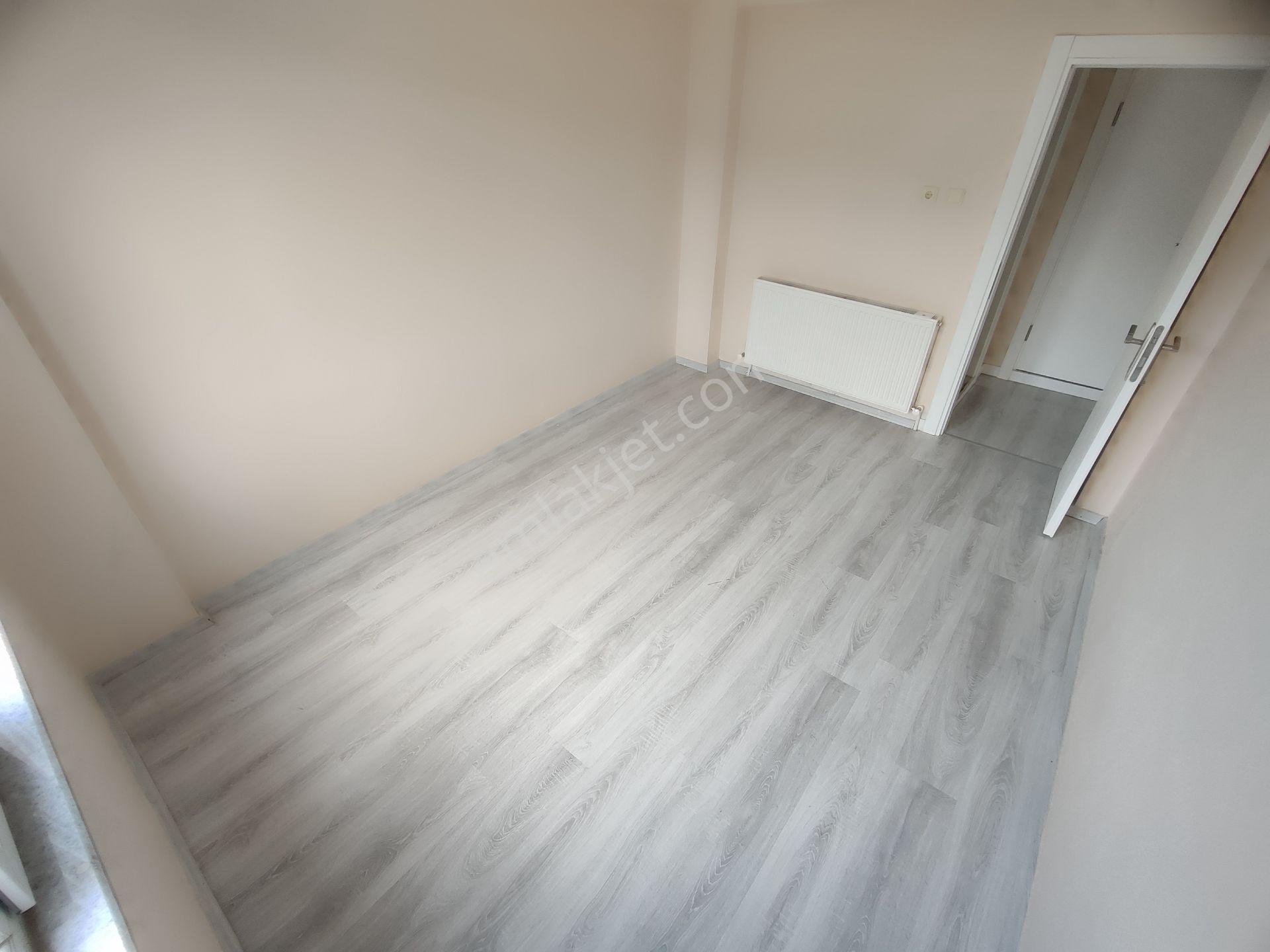 Kardeşten Akçay Altınkumda Doğalgazlı Ara Kat Bahçe Cepheli Ayrı Mutfaklı Geniş 2+1 Daire - Görsel 17