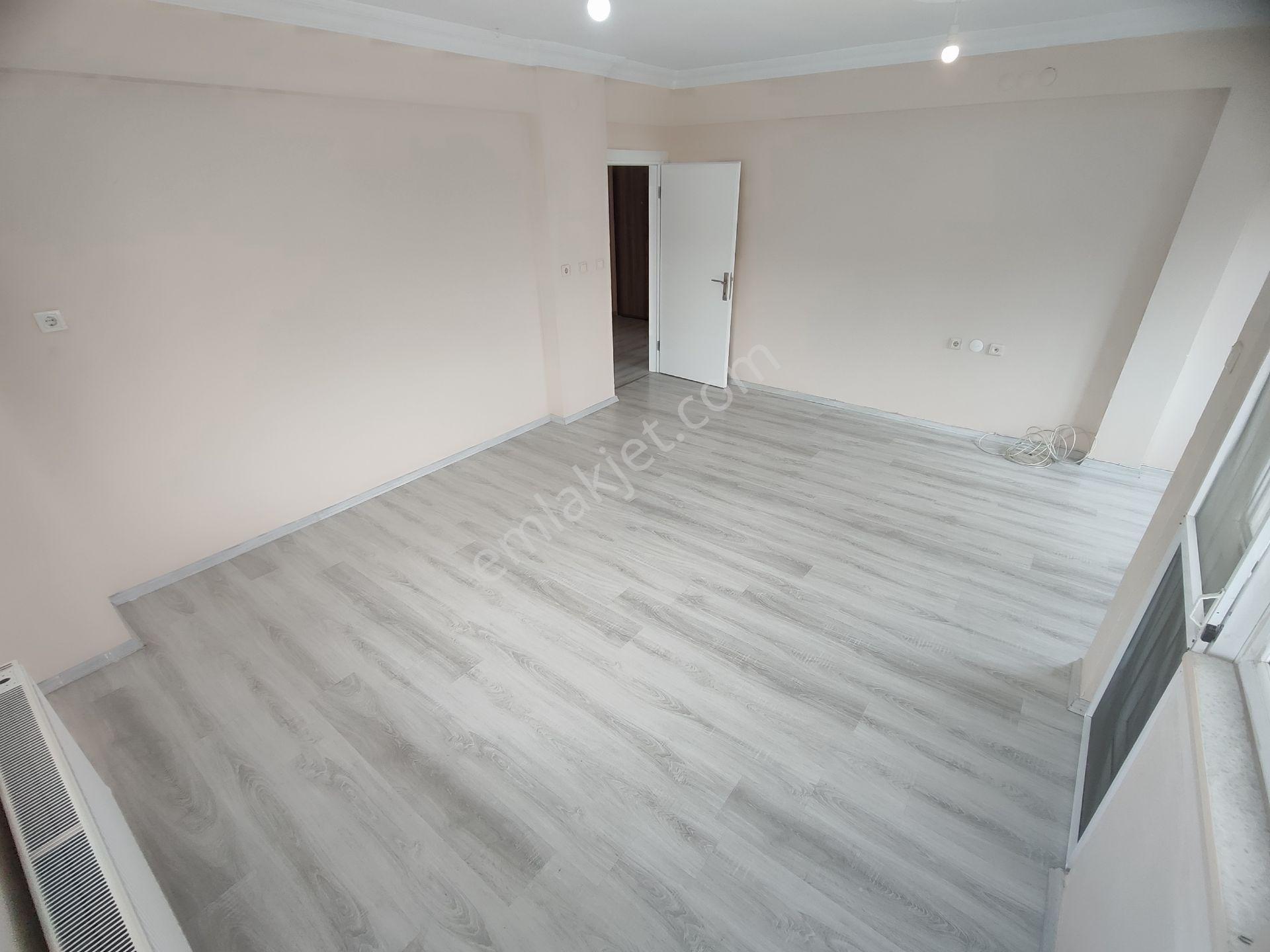 Kardeşten Akçay Altınkumda Doğalgazlı Ara Kat Bahçe Cepheli Ayrı Mutfaklı Geniş 2+1 Daire - Görsel 10
