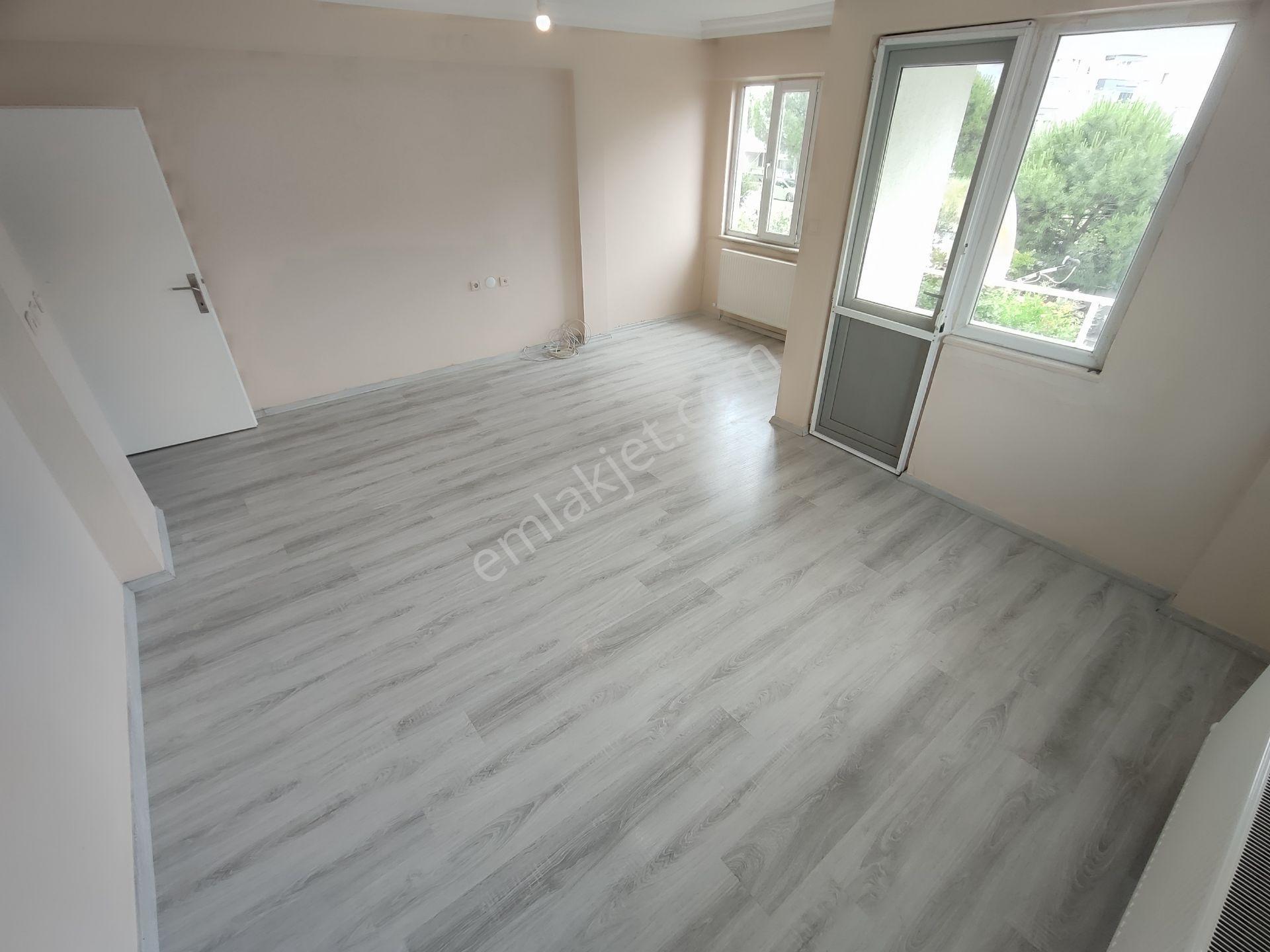 Kardeşten Akçay Altınkumda Doğalgazlı Ara Kat Bahçe Cepheli Ayrı Mutfaklı Geniş 2+1 Daire - Görsel 11
