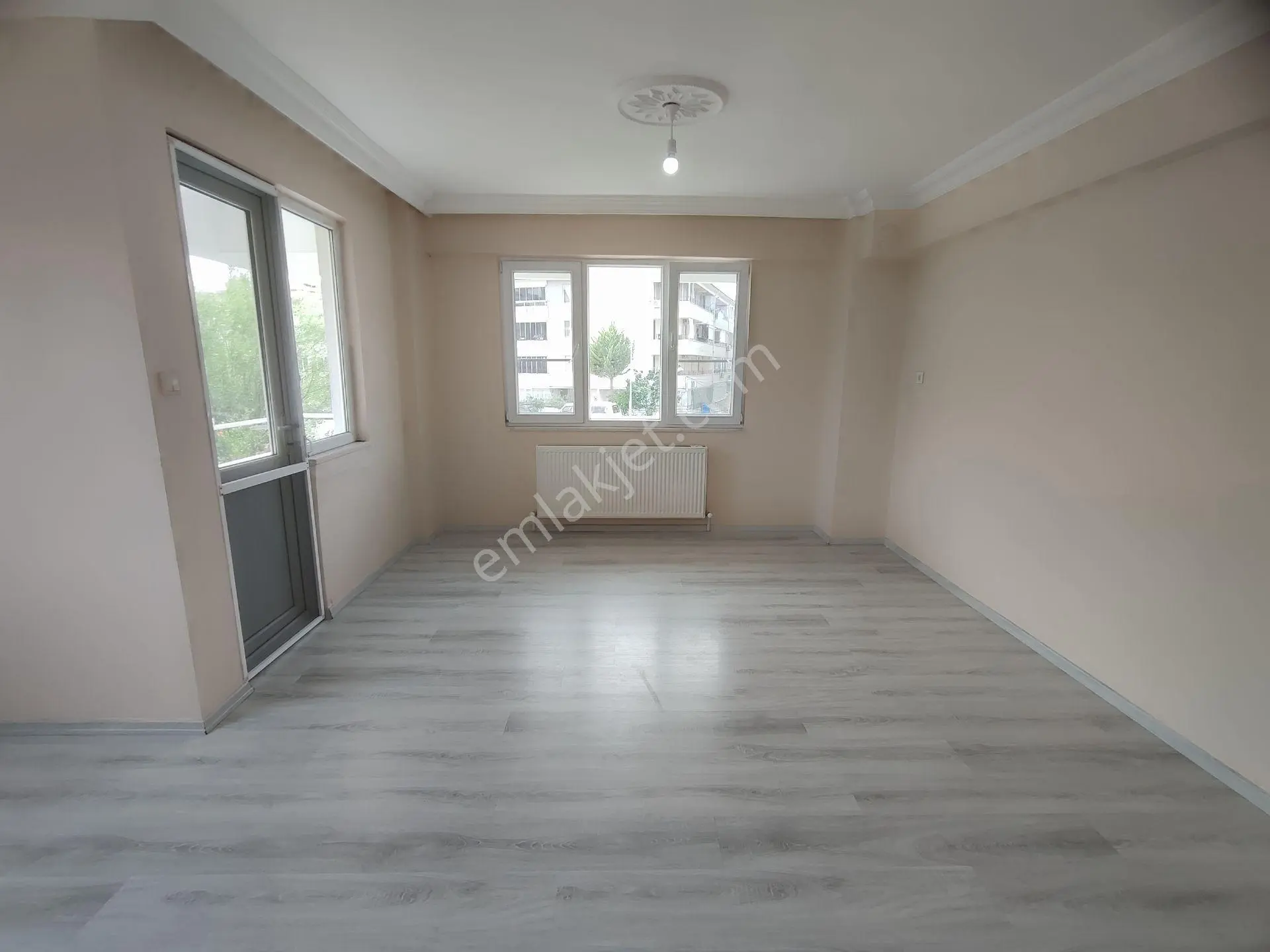 Kardeşten Akçay Altınkumda Doğalgazlı Ara Kat Bahçe Cepheli Ayrı Mutfaklı Geniş 2+1 Daire - Görsel 8