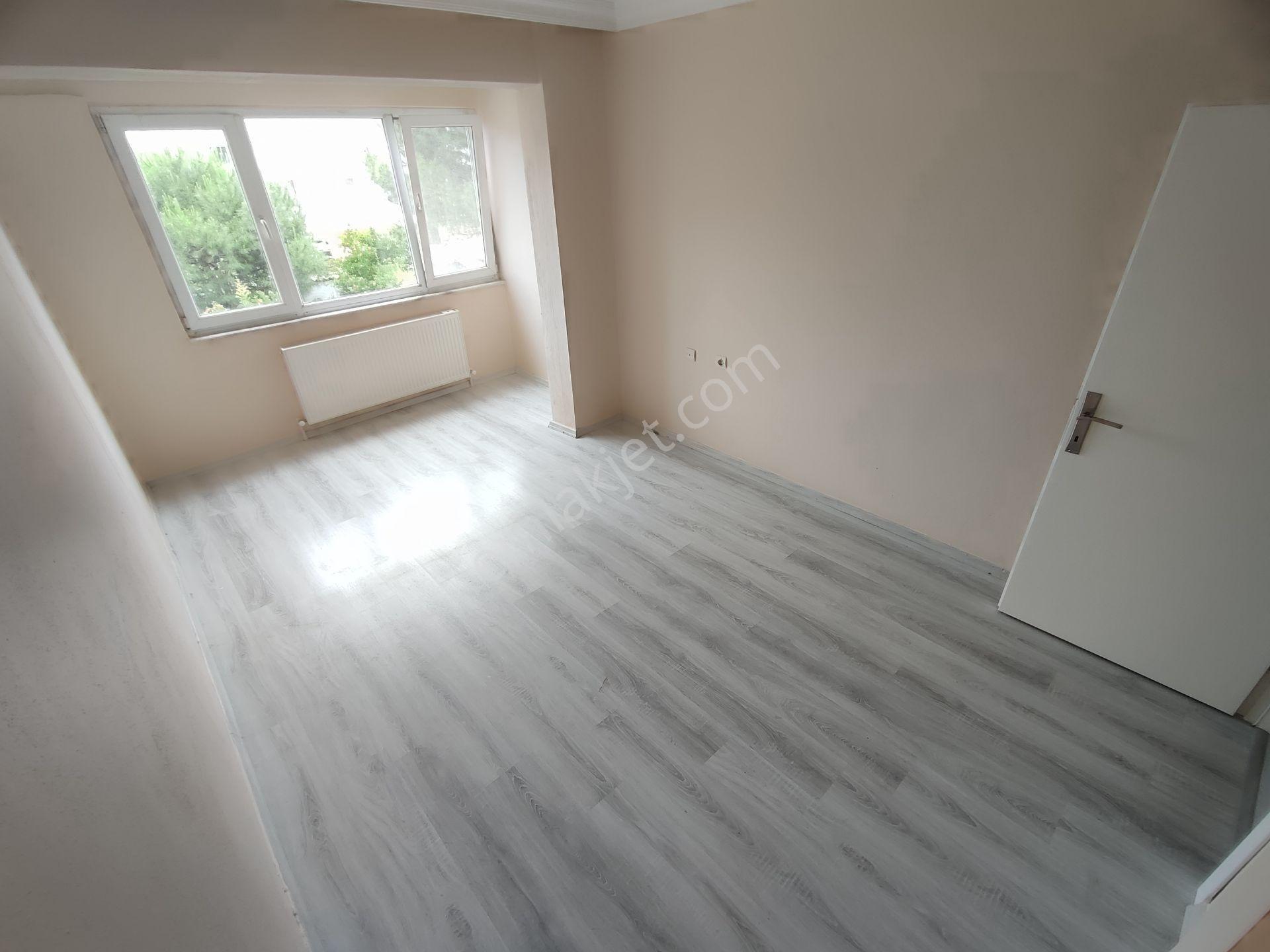 Kardeşten Akçay Altınkumda Doğalgazlı Ara Kat Bahçe Cepheli Ayrı Mutfaklı Geniş 2+1 Daire - Görsel 15
