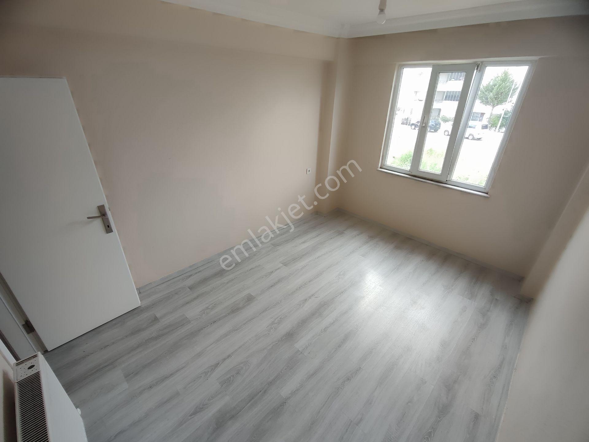 Kardeşten Akçay Altınkumda Doğalgazlı Ara Kat Bahçe Cepheli Ayrı Mutfaklı Geniş 2+1 Daire - Görsel 19