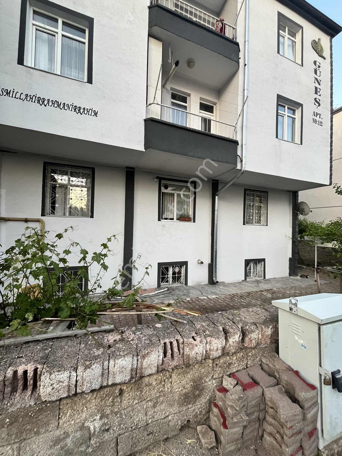 Yeni Mahallede Satılık 3+1 Bodrum Açıklamayı Okuyunuz