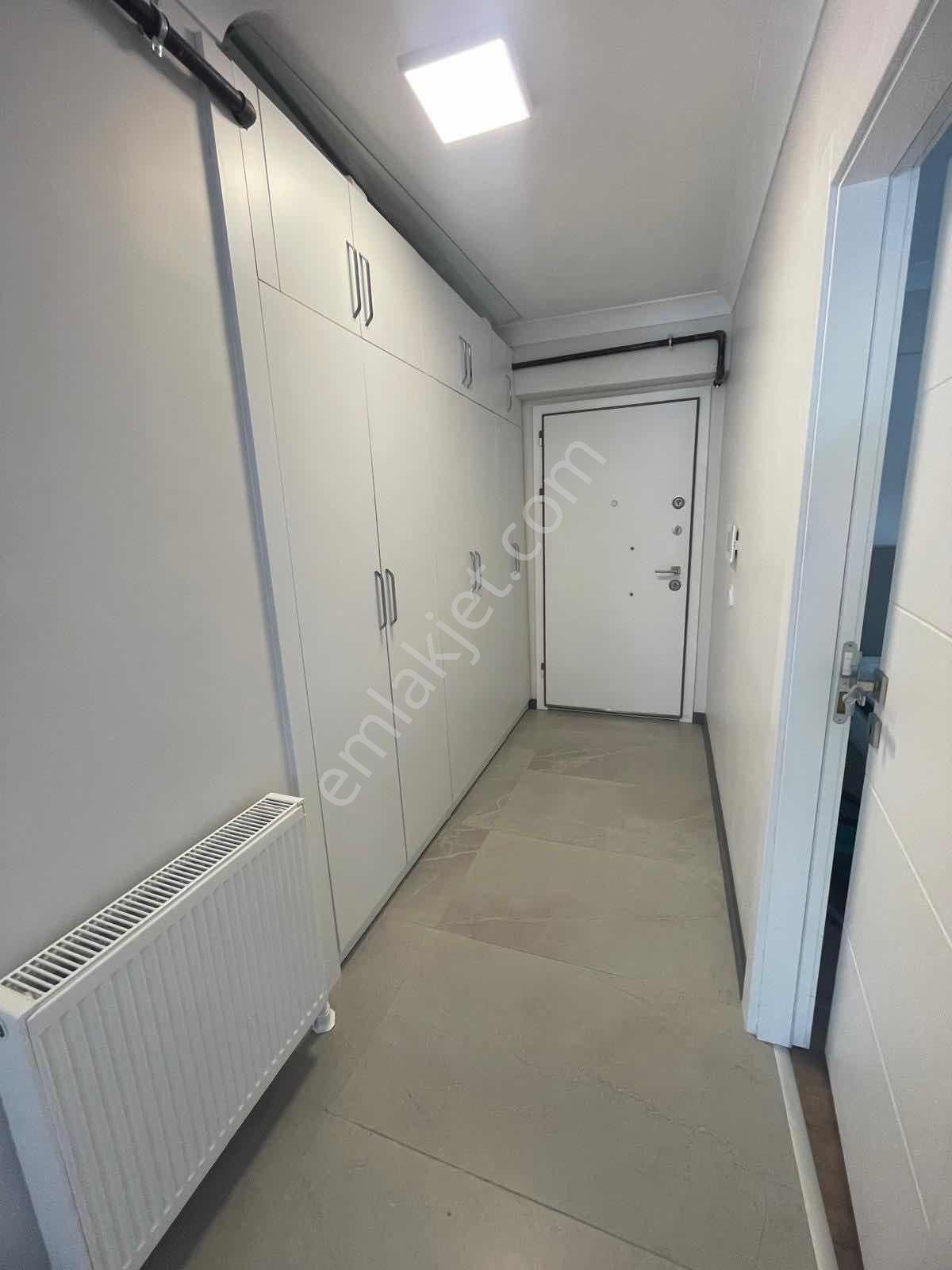 Cumhuriyet Gayrimenkulden 1+1 Full Eşyalı Emek'te - Görsel 36