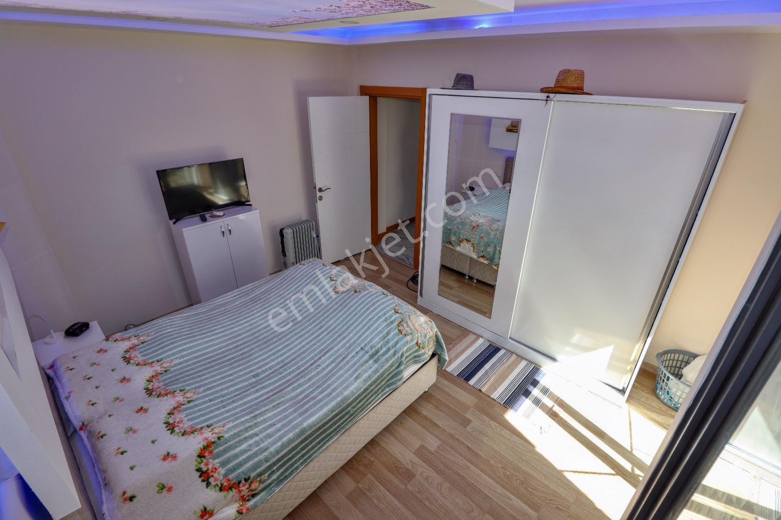 Altınıoluk'ta Satılık 3+1 Daire Denize 300 Mt Eşyalı - Görsel 25