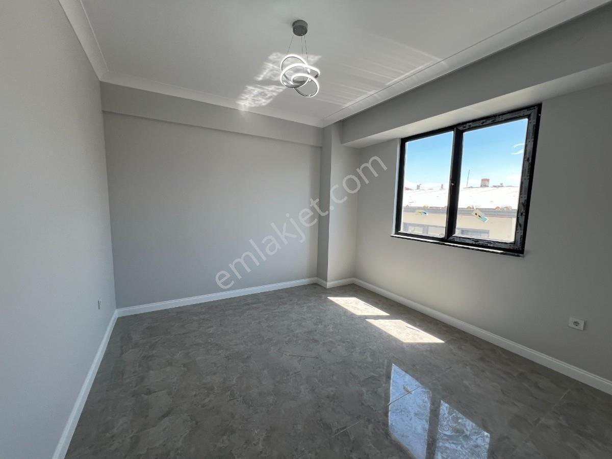 Sakarya Adapazarı Şeker Mah.otoparklı Siteiçi Kiralık Geniş 3+1 - Görsel 18