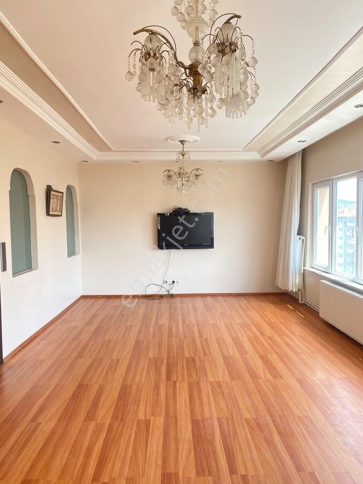 Mevlanada Merkezi Konum Kiralık 3+1 Daire - Görsel 2