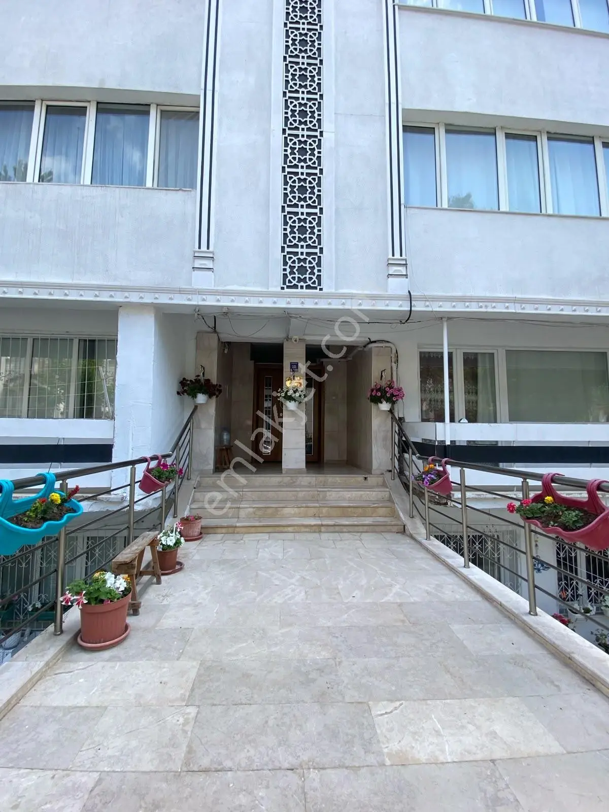 Mevlanada Merkezi Konum Kiralık 3+1 Daire - Görsel 4