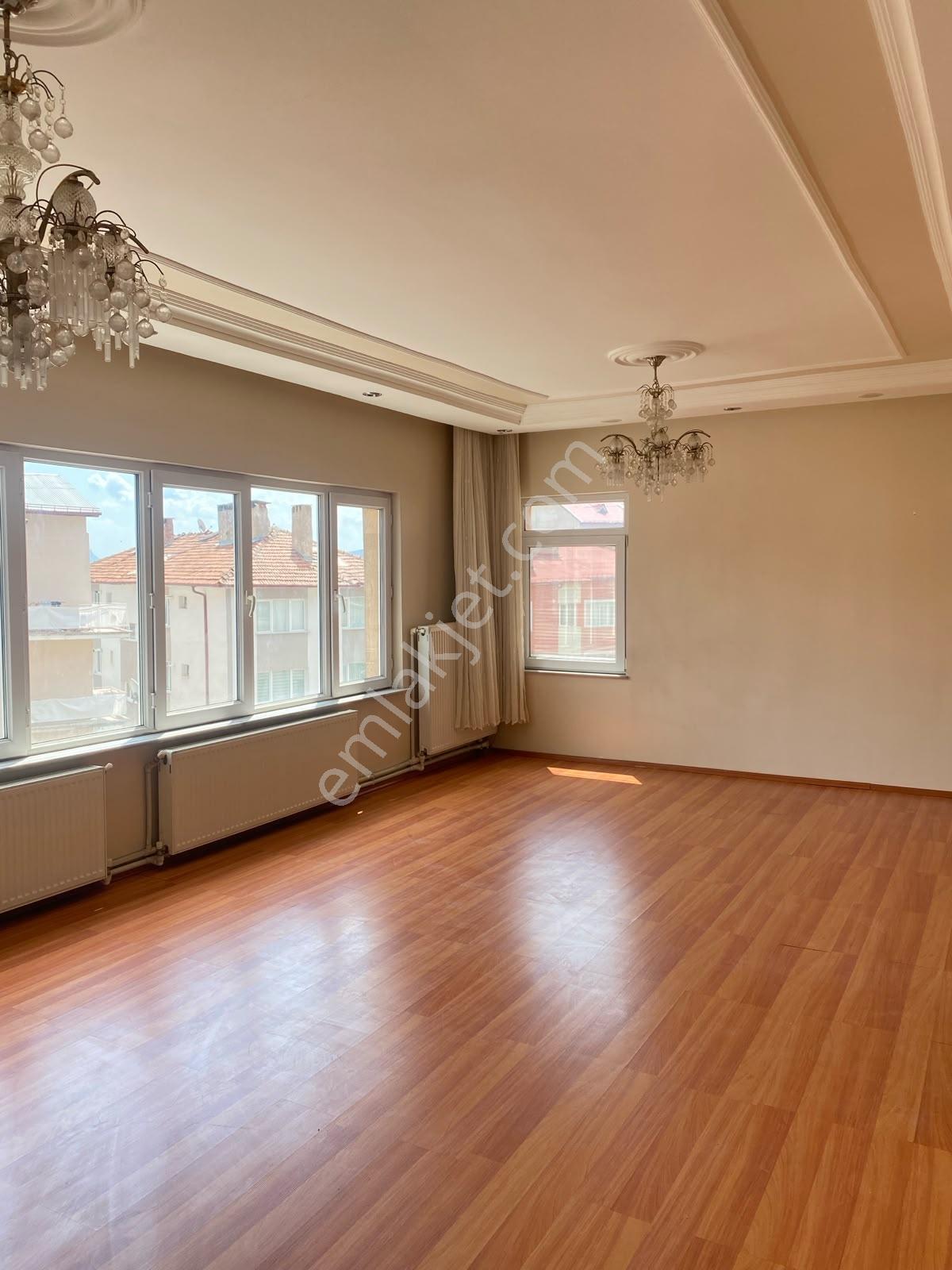 Mevlanada Merkezi Konum Kiralık 3+1 Daire - Görsel 14