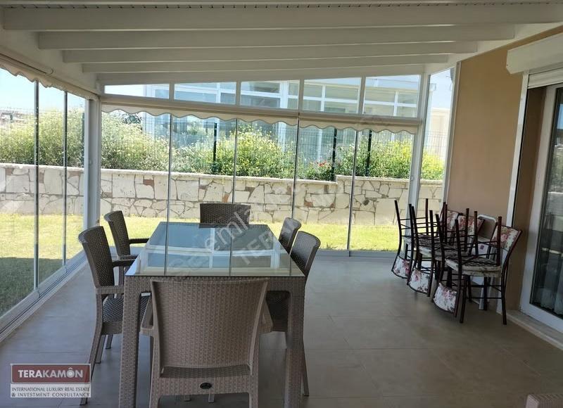 İzmir Çeşme Ayasaranda Denize Sıfır Ortak Havuzlu Sitede Kiralık - Görsel 6