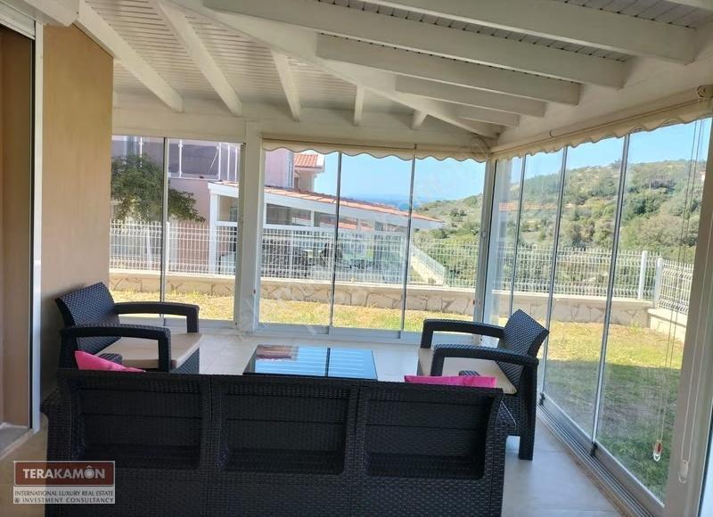 İzmir Çeşme Ayasaranda Denize Sıfır Ortak Havuzlu Sitede Kiralık - Görsel 10
