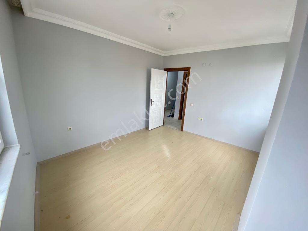 Tramvaya 50 Metre Mesafe Katta Ayrı Mutfaklı Eşyasız Kiralık 2+1 - Görsel 30