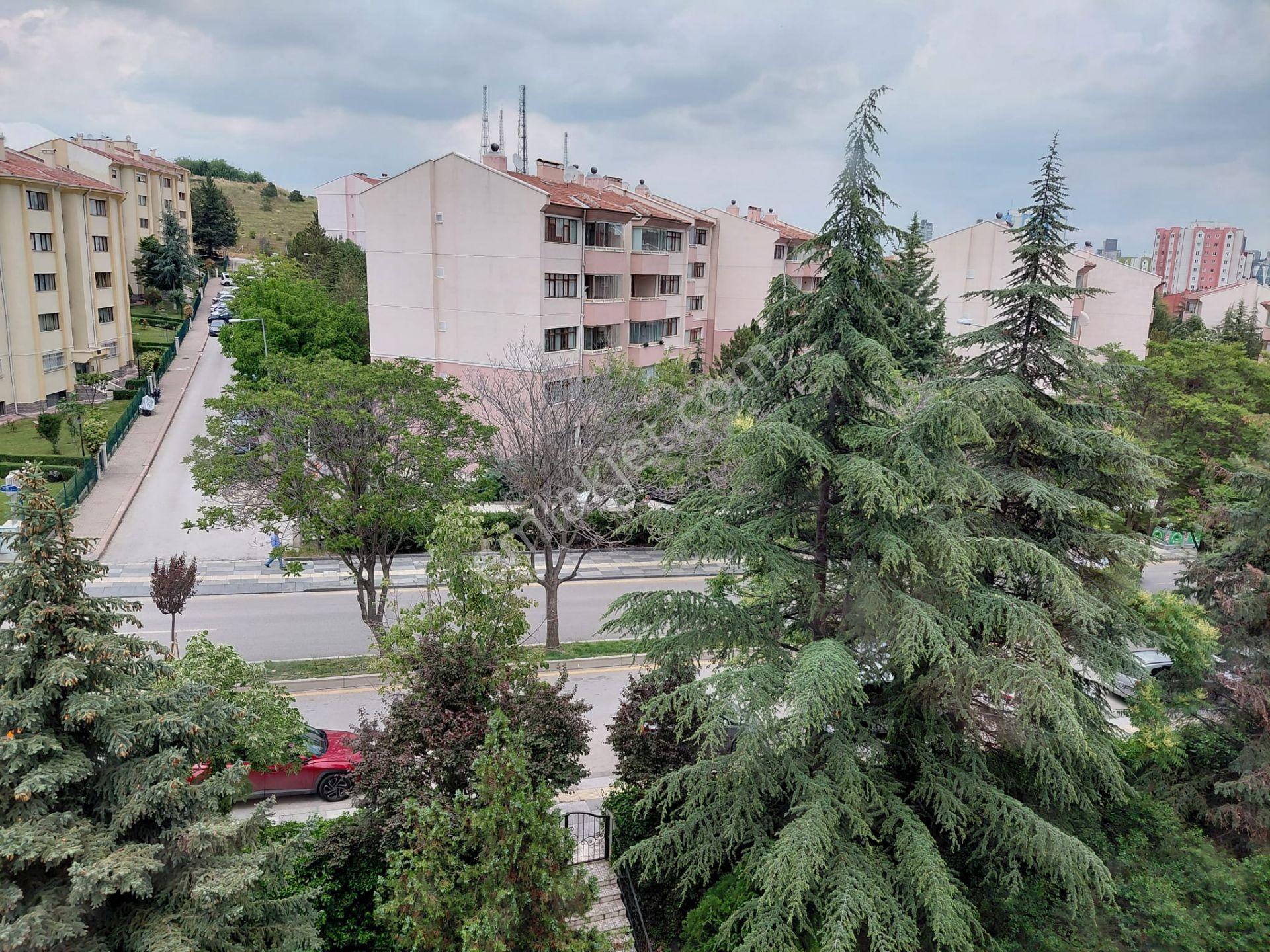 Çayyolu Konutkent Satılık 3+1 110m^2 Yapılı Daire