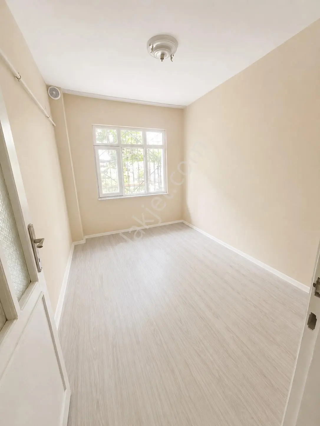 Yenişehir'de Bahçeli, Müstakil Havasında 2+1 Kiralık Daire - Görsel 2
