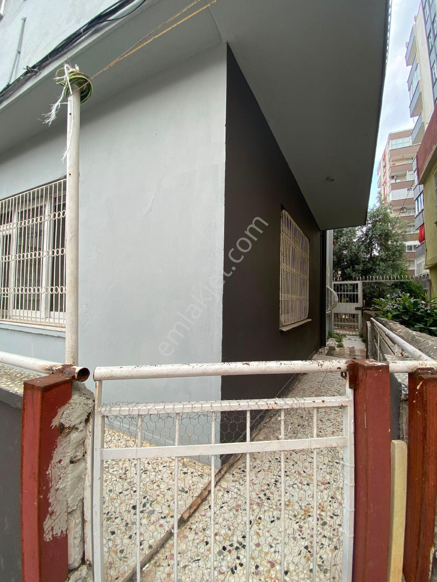 Yeşilyurt Mahallesi'nde İbo Osman Caddesine 1 Dakika Yürüme Mesafesinde Kiralık 3+1 Daire