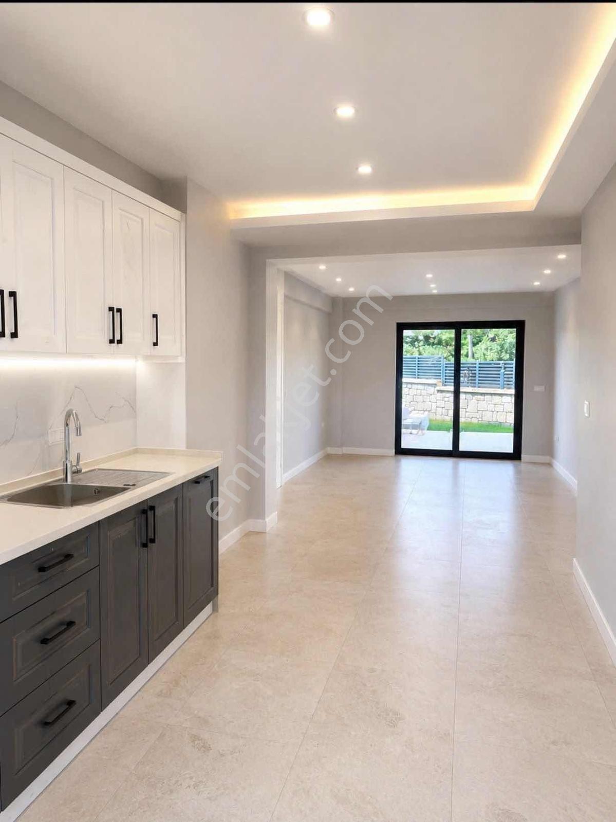 Urla Zeytinler'de Havuzlu Site İçerisinde Kiralık Lüks 2+1 - Görsel 9