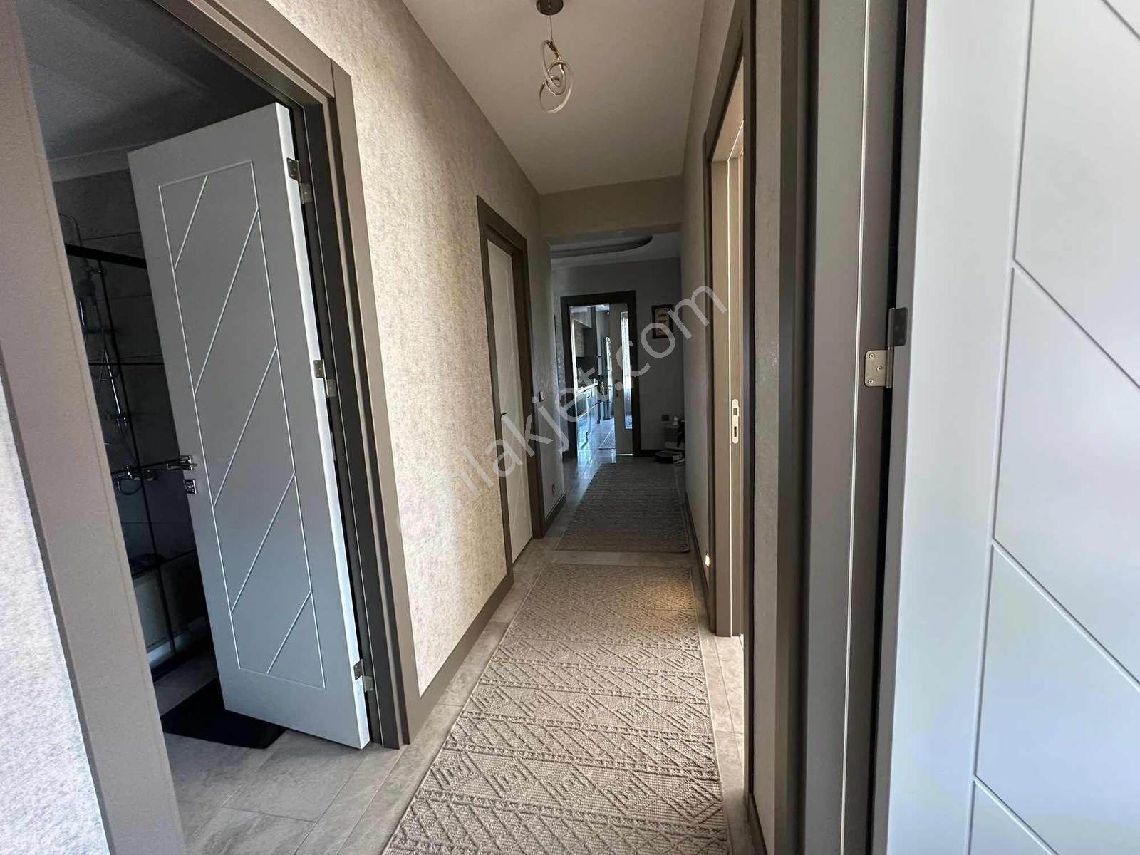 Üçgen Yaşam Konutlarında Ultra Lüks 4+1 Daire - Görsel 13