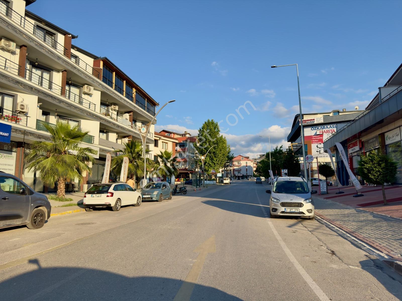 Başiskele Merkez'de Yeni Binada Kiralık 3+1 Dubleks Daire - Görsel 23