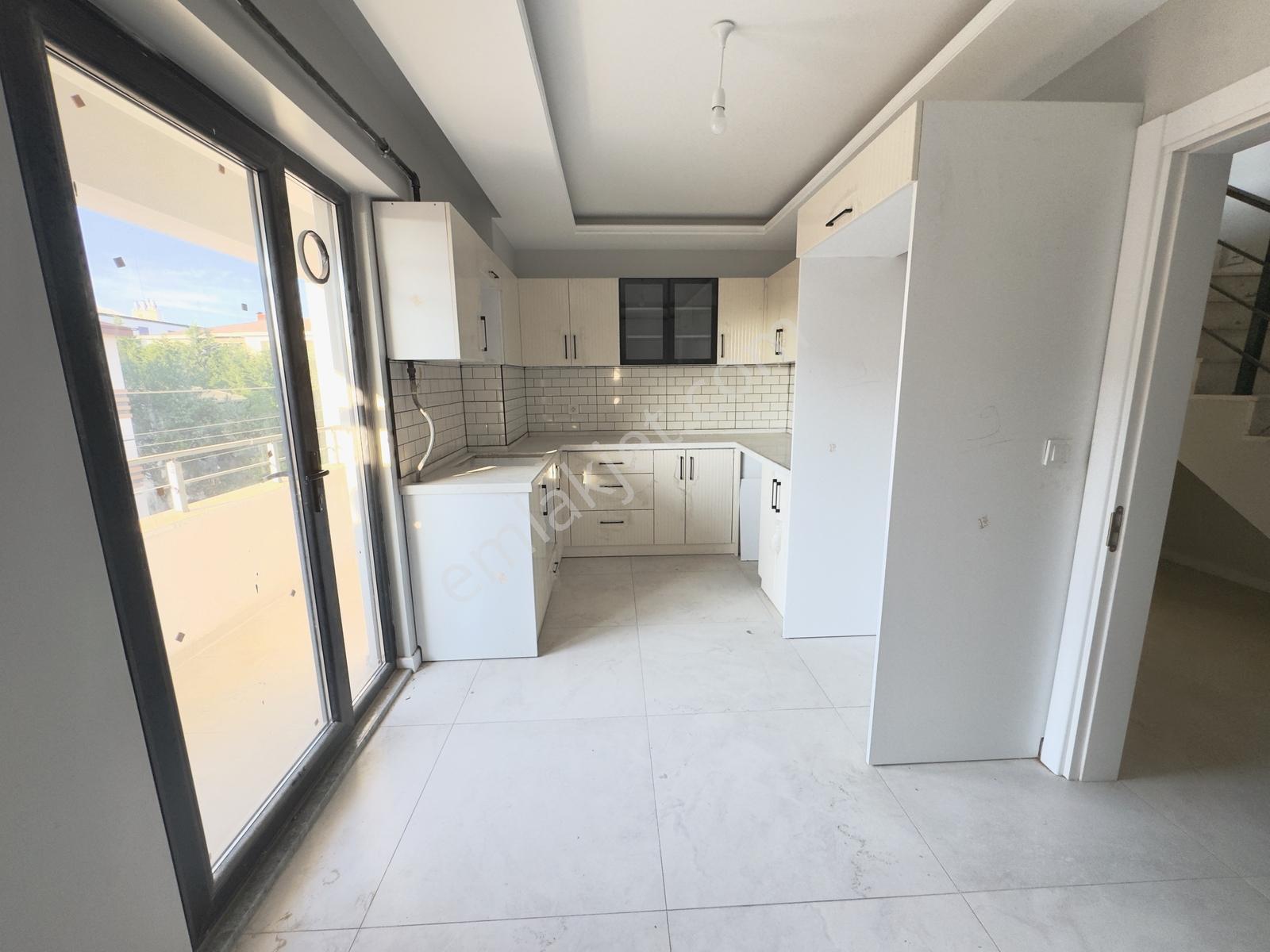 Başiskele Merkez'de Yeni Binada Kiralık 3+1 Dubleks Daire - Görsel 11