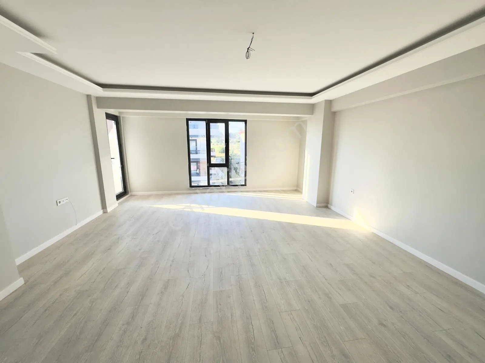Başiskele Merkez'de Yeni Binada Kiralık 3+1 Dubleks Daire - Görsel 2