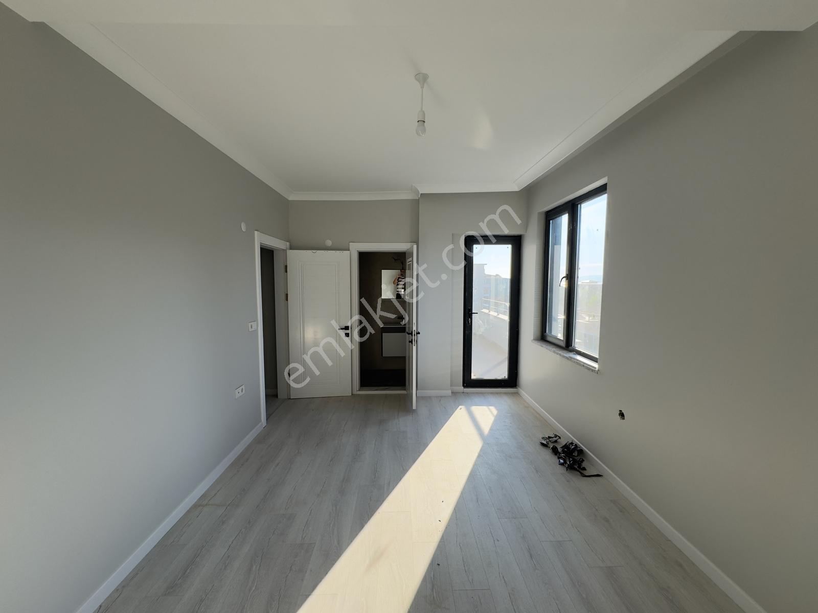 Başiskele Merkez'de Yeni Binada Kiralık 3+1 Dubleks Daire - Görsel 16