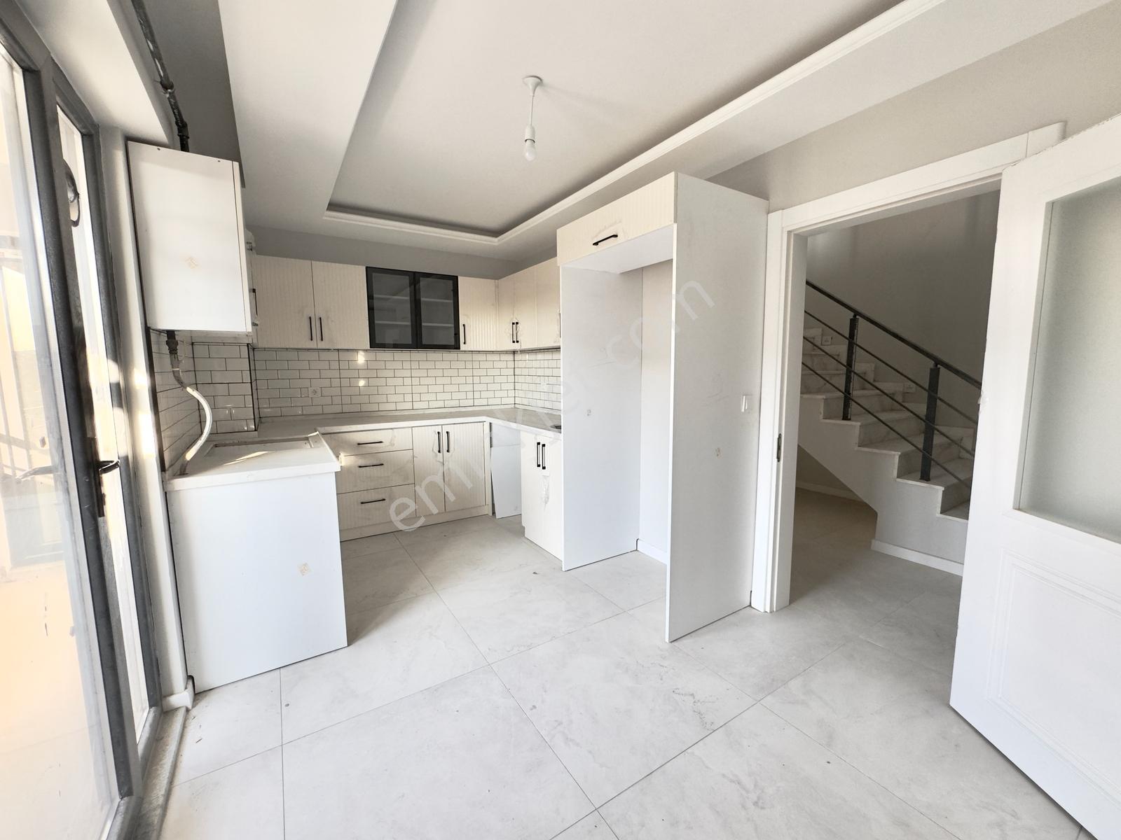 Başiskele Merkez'de Yeni Binada Kiralık 3+1 Dubleks Daire - Görsel 22