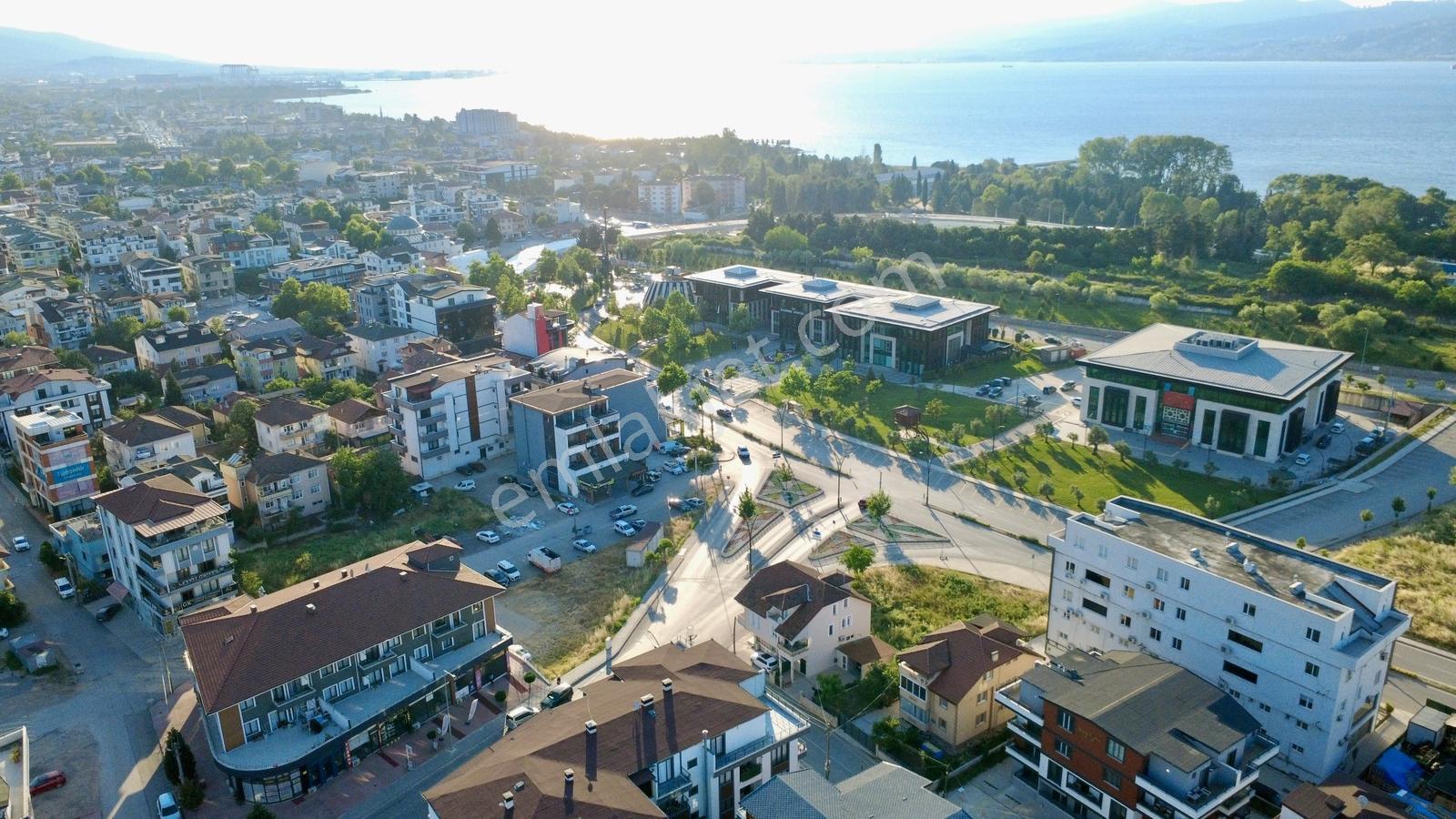 Başiskele Merkez'de Yeni Binada Kiralık 3+1 Dubleks Daire - Görsel 19