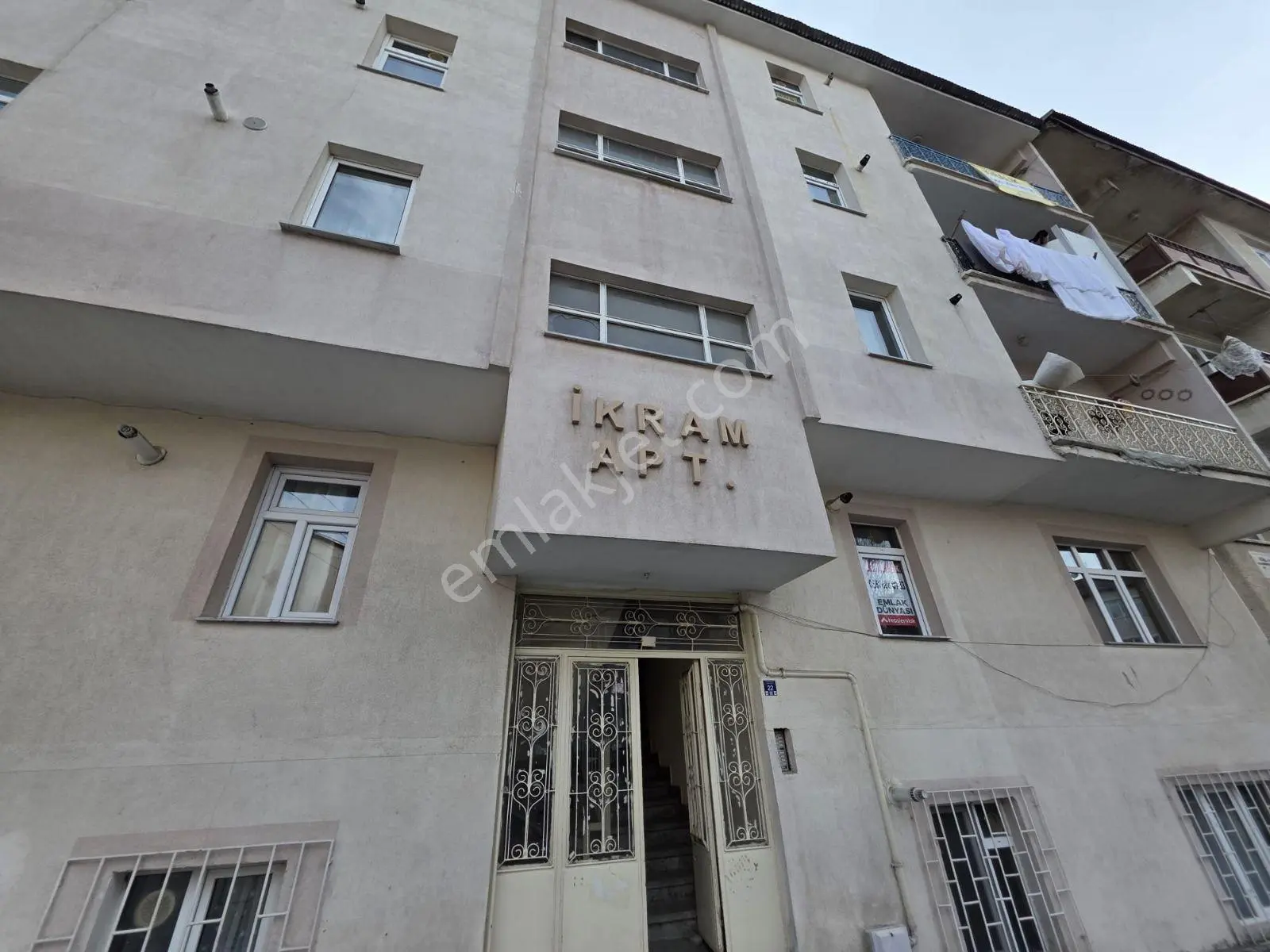 Emlak Dünyası Buhara Hastanesi Arkası 2+1 Kiralık Daire