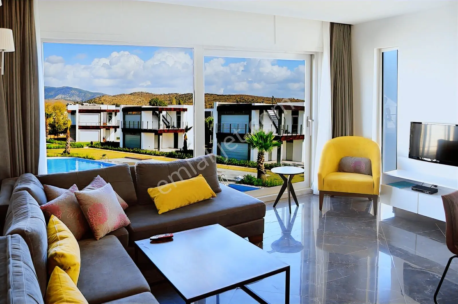 Bodrum Ortakent Denize Sıfır Konumda 2+1 Eşyalı Satılık Daire