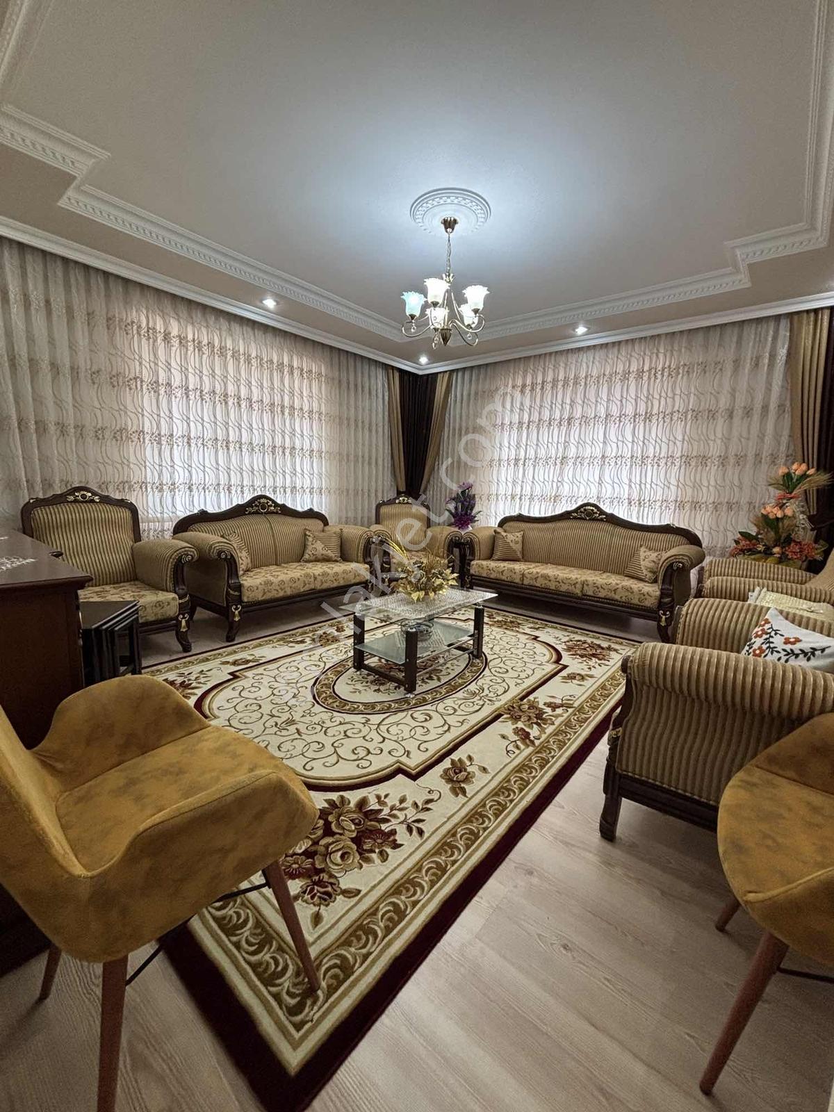 Fetih Caddesi Üzerinde 3+1 Satılık Genişş Daire