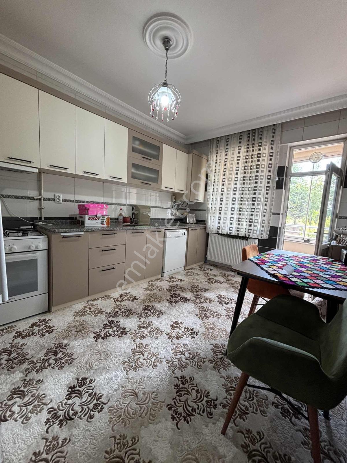 Fetih Caddesi Üzerinde 3+1 Satılık Genişş Daire - Görsel 4