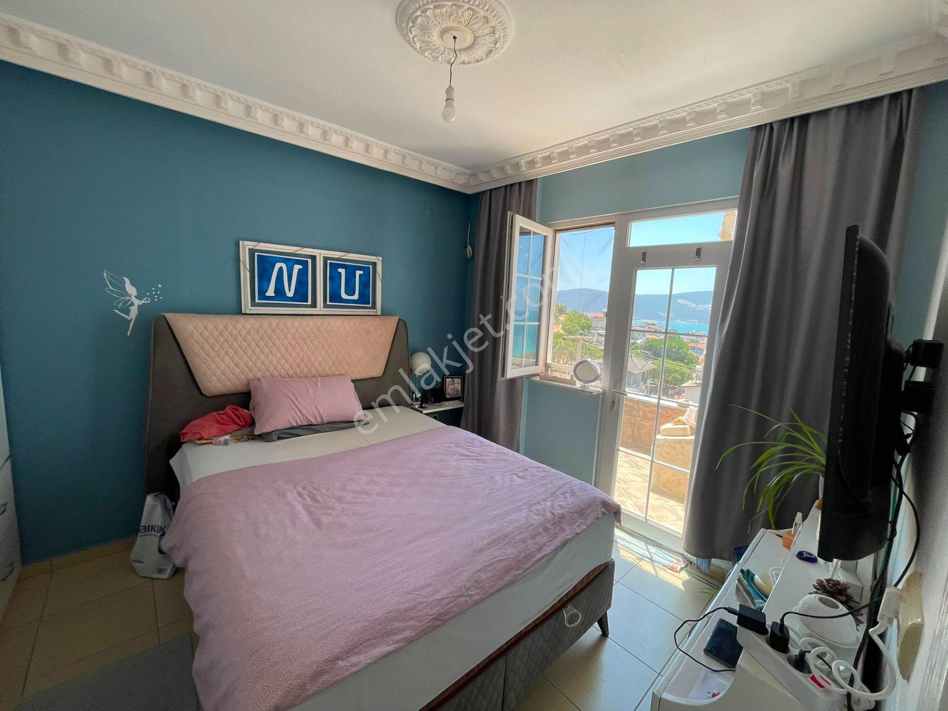 Deniz Manzaralı Köşe Konum Özel Havuzlu 4+1 Villa - Görsel 15