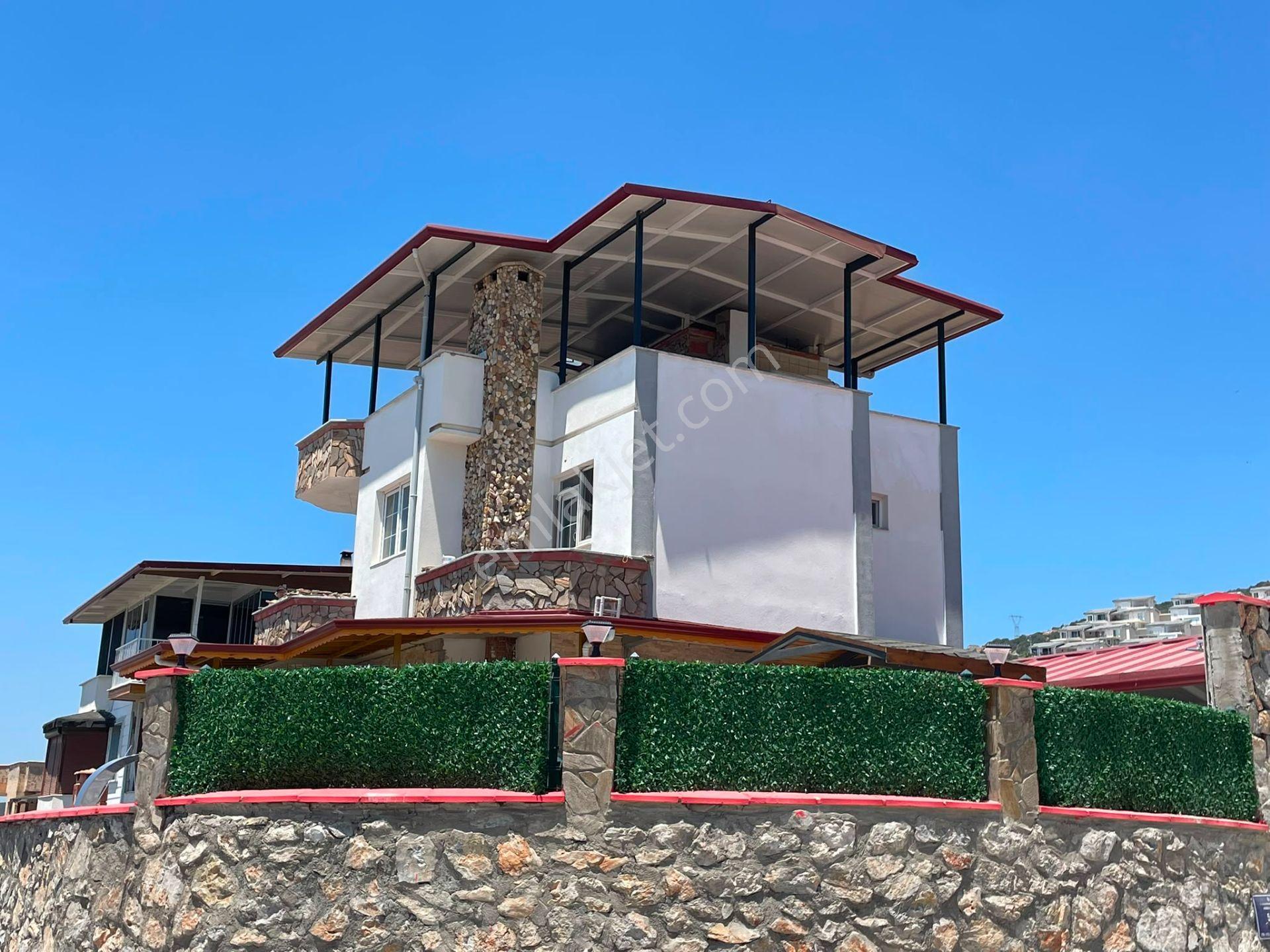 Deniz Manzaralı Köşe Konum Özel Havuzlu 4+1 Villa - Görsel 3