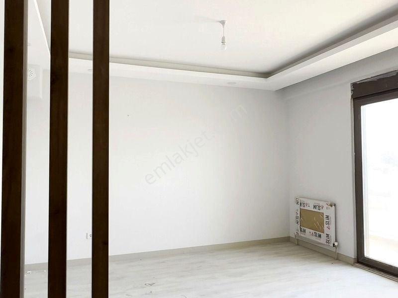 Göksu Göl Evleri Sitesinde Katta 2+1 Ebeveyn Banyolu Daire - Görsel 8
