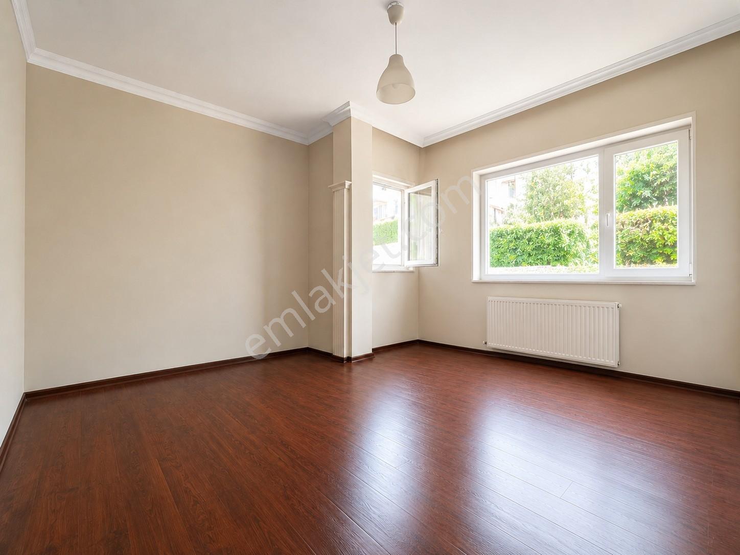 Üsküdar Çengelköy Ata-2 Sitesinde 300 M2 Boş Tripleks Villa - Görsel 28