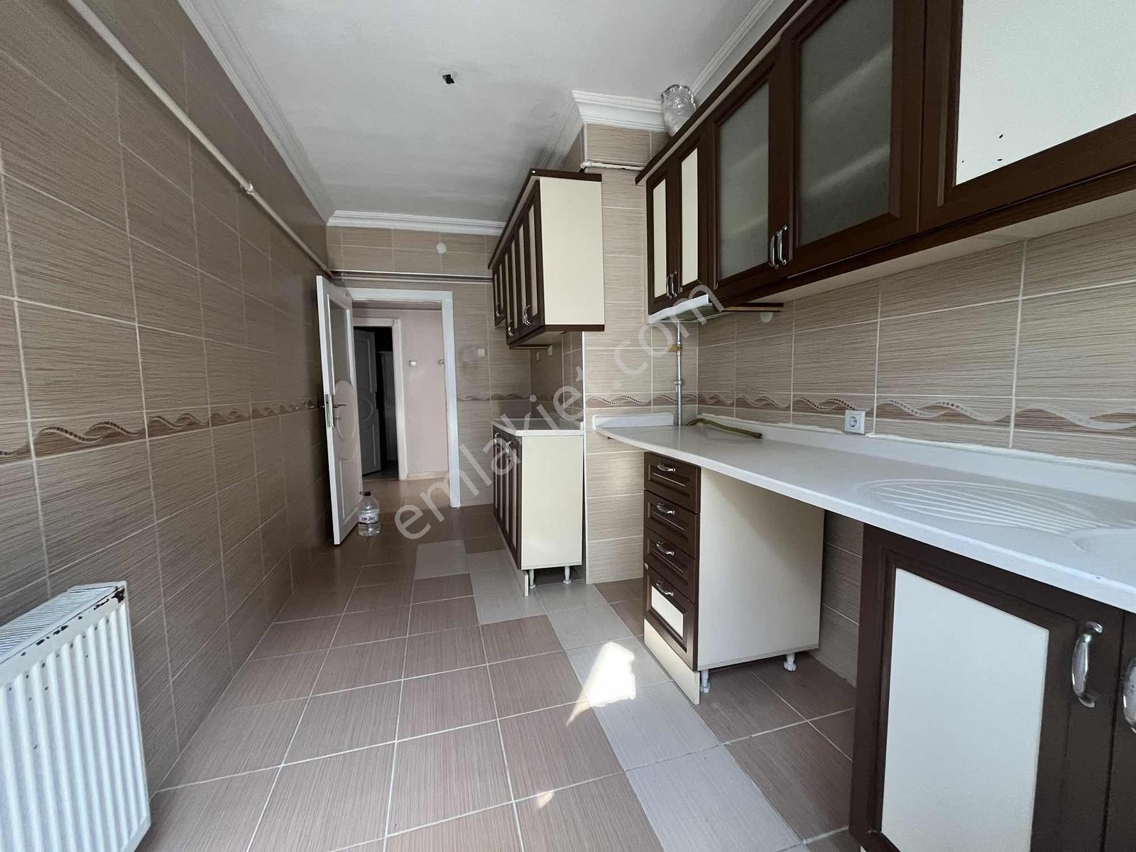 Gata Yakını Kiralık 3+1 En Üst Kat Çift Balkon Daire - Görsel 18