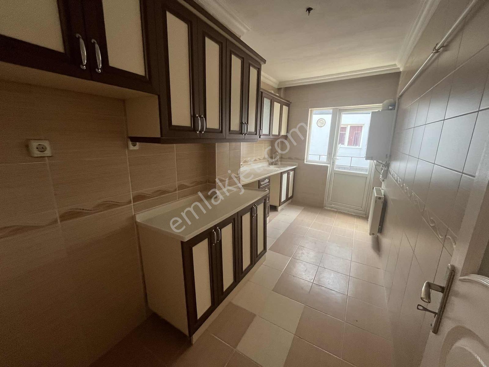 Gata Yakını Kiralık 3+1 En Üst Kat Çift Balkon Daire - Görsel 3