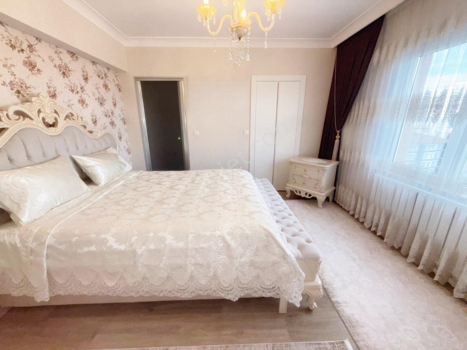 Cadde Üzerinde Full Yapılı 4+1 Satılık Okullar Bölgesinde Daire - Görsel 4