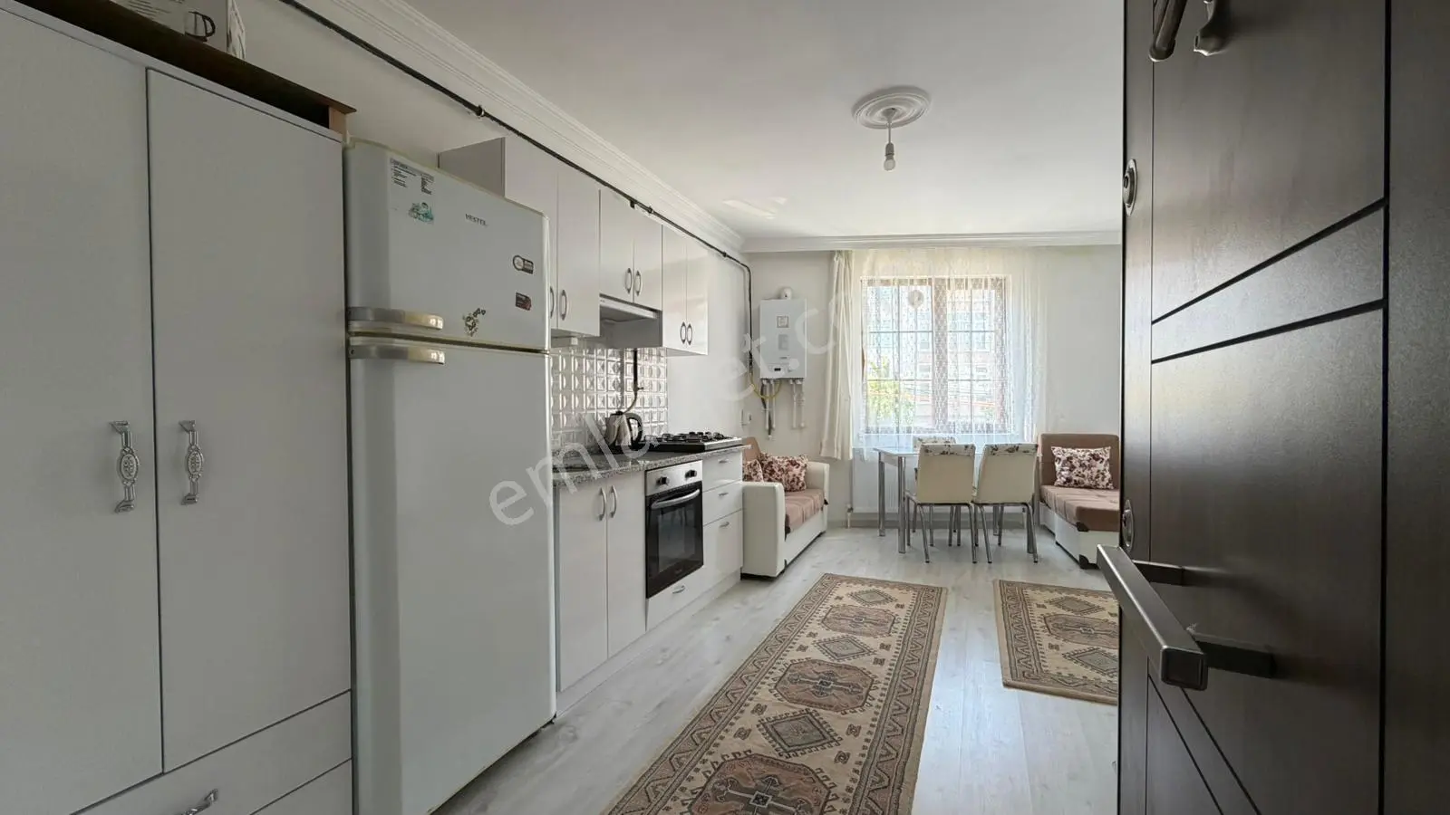 Cumhuriyet Mh İl Emniyet Binasının Sokağında Kiralık Eşyalı 1+1 - Görsel 3