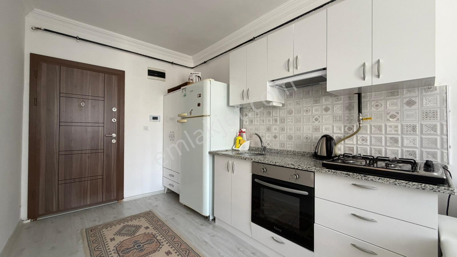 Cumhuriyet Mh İl Emniyet Binasının Sokağında Kiralık Eşyalı 1+1 - Görsel 13
